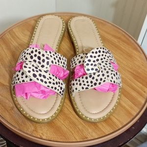 🔴3/$10🔴Cocci animal print flat sandals